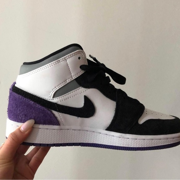 Brand New Jordon 1 Purple Mid - Picture 2 of 9